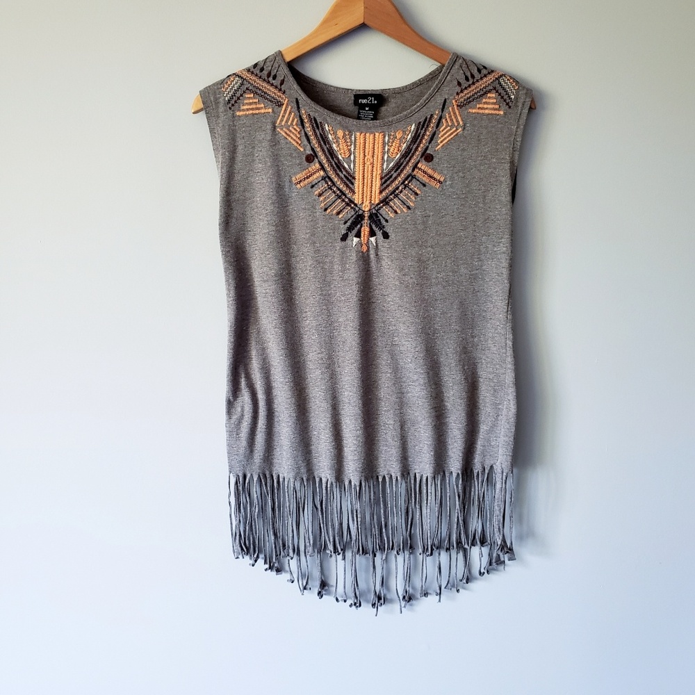 2/20 Rue 21 Aztec Embroided Sleeveless Top B30